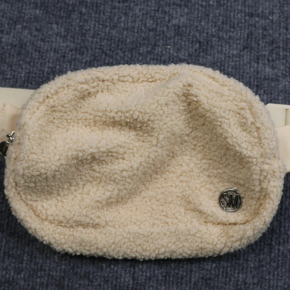 Steve Madden Belt Bag Womens One Size Cream Sherpa Fanny Pack Adjustable SMP3289